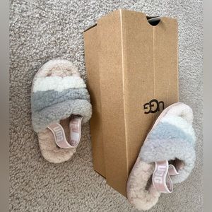 Gray striped UGG toddler Fluff Yeah Slides